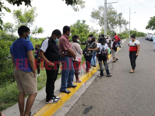 Así recibieron la vacuna anticovid los niños mayores de 12 años en la capital