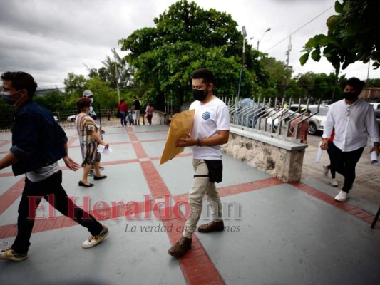 'UNAH no ZEDE': Interponen recurso de inconstitucionalidad en la CSJ (FOTOS)