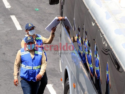 En fotos: capitalinos abandonan el Distrito Central por turistear en Feriado Morazánico  