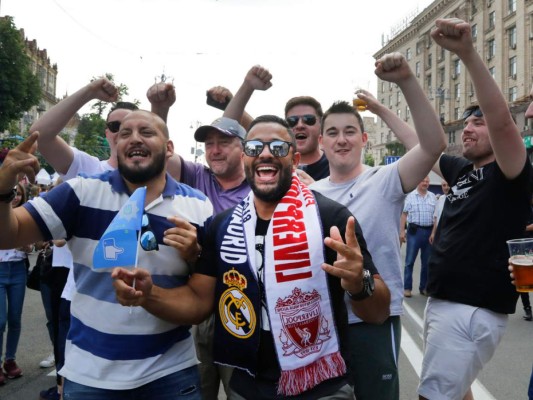 El ambiente en el estadio de Kiev antes de la final entre Real Madrid y Liverpool en la Champions League