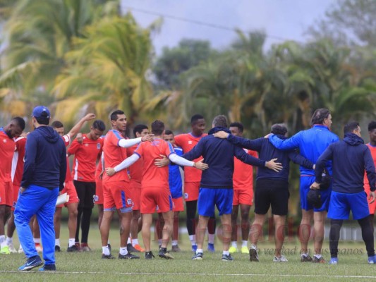 Con casi todas sus figuras, Olimpia entrenó este viernes previo a su debut ante Real de Minas