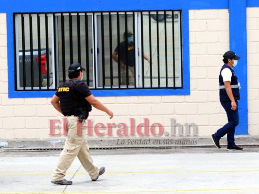 Fotos de la sorpresiva inspección de la Atic en Arsa por caso de hospitales móviles