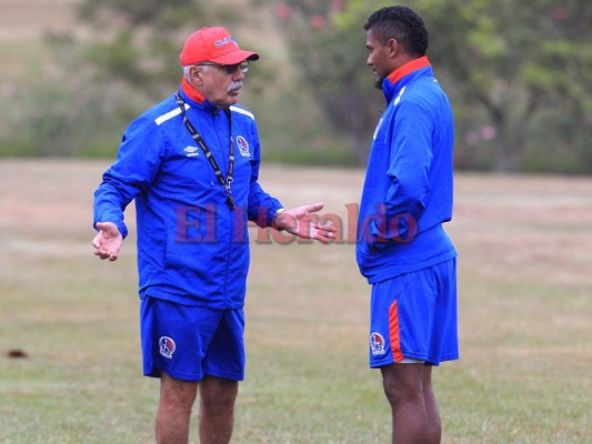 Tensión y regaños en entrenamiento de Olimpia este martes