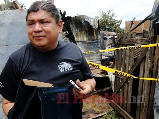 Lágrimas y dolor: incendio arrasa con dos casas en la Nueva Capital (FOTOS)