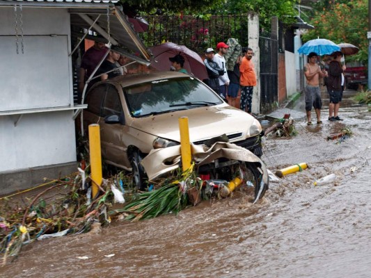 Muertos e inundaciones: estragos de la tormenta Amanda en El Salvador (FOTOS)