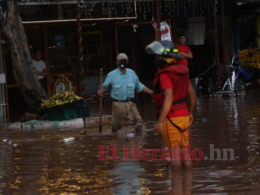 FOTOS: El caos provocado por las lluvias en la populosa Kennedy