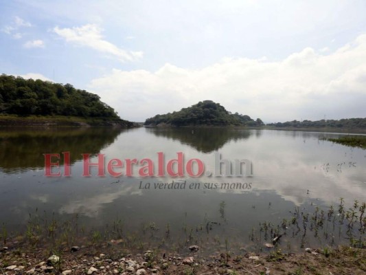 Aumenta nivel en represa Los Laureles tras lluvias: Un recorrido en fotos