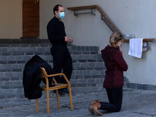 En la calle y en sus vehículos, así se confiesan los chilenos por la pandemia (FOTOS)