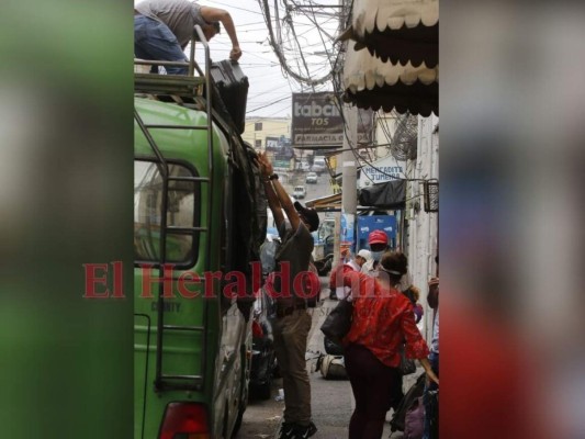 Entre restricciones y operativos, capitalinos viajan durante Semana Santa