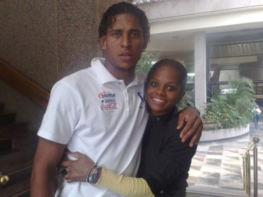 La guapísima hermana de Carlo Costly que enamora a Honduras y México