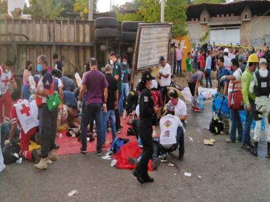 Hospitales de Chiapas abarrotados con migrantes heridos en fatal accidente (Fotos)