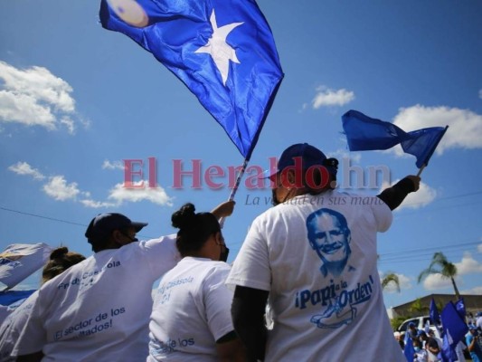 Con una caravana, fotografías y discursos Nasry Asfura cierra su campaña en la capital (FOTOS)