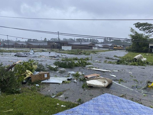 FOTOS: Una decena de muertos y caos deja Claudette a su paso por Alabama  