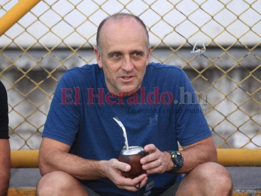 Con la visita de Fabián Coito, así fue el entrenamiento del Olimpia en el Estadio Nacional