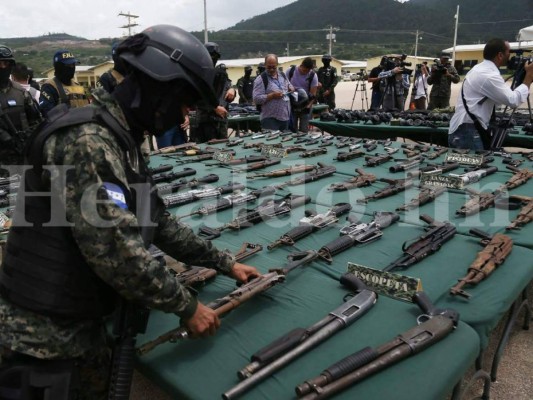 FOTOS: Potente arsenal de guerra hallan en los módulos de Támara