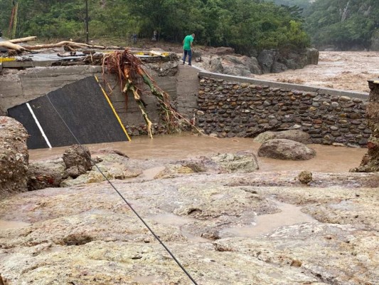 Impactantes imágenes del colapso del río Higuito que conecta Lempira y Copán (FOTOS)