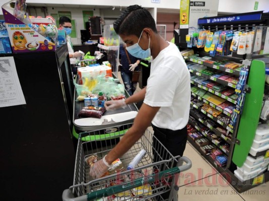 Control de temperatura, distancia y desinfección: así es ir al supermercado en tiempos de pandemia