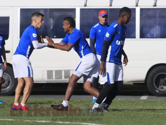 FOTOS: Concentrado y pensando en coronarse el domingo, así entrenó el Olimpia de Troglio