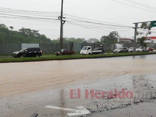 FOTOS: Los estragos que causó el fuerte aguacero este martes en la capital