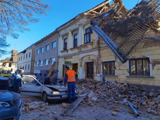 Muertos, heridos y severos daños: El saldo del potente sismo en Croacia (FOTOS)