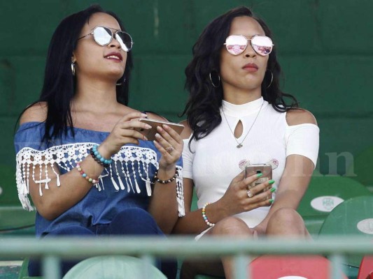 Hermosas chicas engalanan la jornada dos de la Liga Cinco Estrellas de Honduras