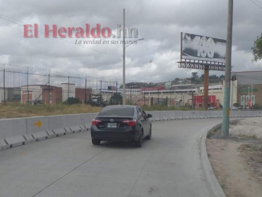 FOTOS: Habilitan puente que conduce del bulevar FFAA a El Prado