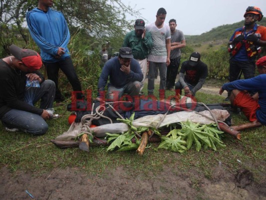 Las dramáticas imágenes del rescate de la primera víctima de las lluvias en Honduras