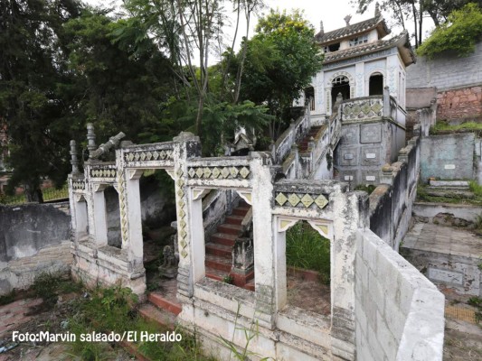 12 tumbas icónicas del Cementerio General de Comayagüela en el Distrito Central