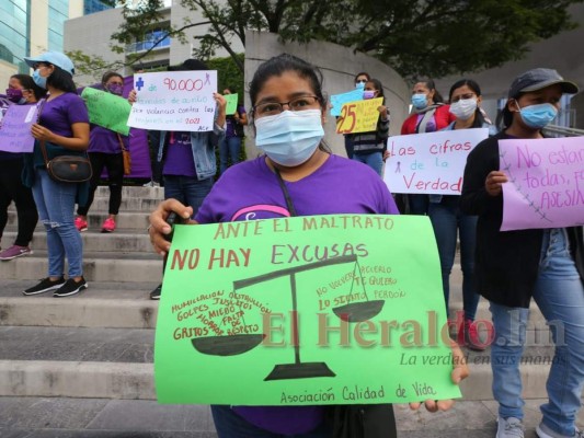 Hondureñas protestas contra la otra pandemia que sufren las mujeres, la violencia (FOTOS)