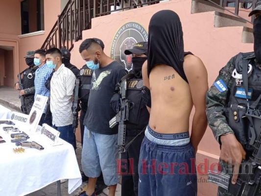 Capturan a cuatro sicarios de la 18 y una integrante de Los Chirizos en la capital (FOTOS)