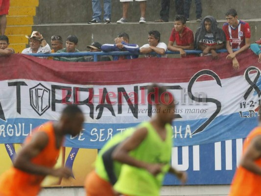 A pesar de la lluvia, ambientazo en Choluteca en la semifinal UPNFM vs Olimpia