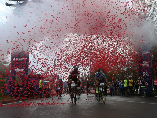 El color, ganadores, fuerzas vivas y curiosidades de la Sexta Vuelta Ciclística