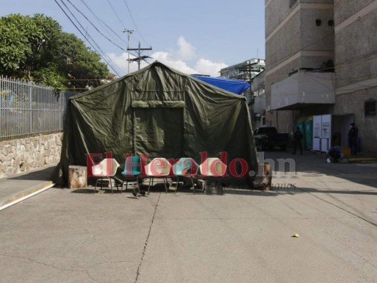 Médicos del Hospital Escuela exigen más insumos para pacientes con covid-19