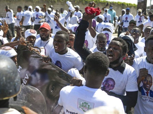 Entre llanto y bajo extrema seguridad se realiza funeral de Jovenel Moise