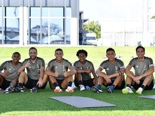 Cristiano Ronaldo pisó la cancha de la Juventus en su primer entrenamiento