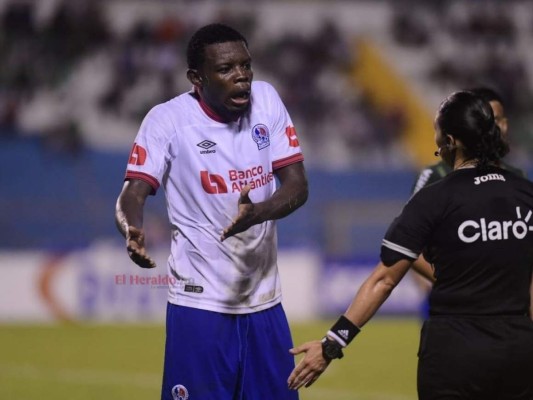 Jugadores de Olimpia y Marathón protagonizaron zafarrancho contra el arbitraje de Melissa Pastrana