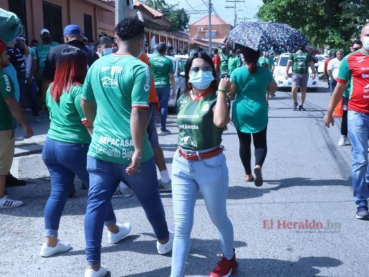 Belleza, calor y buen ambiente en la previa del juego entre Motagua y Marathón