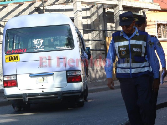 Dramáticas fotos del tiroteo que dejó dos muertos en bus rapidito