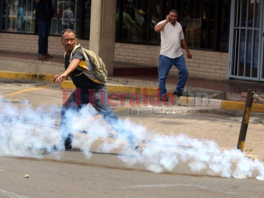 FOTOS: Los destrozos en Radio Globo para capturar al periodista David Romero Ellner