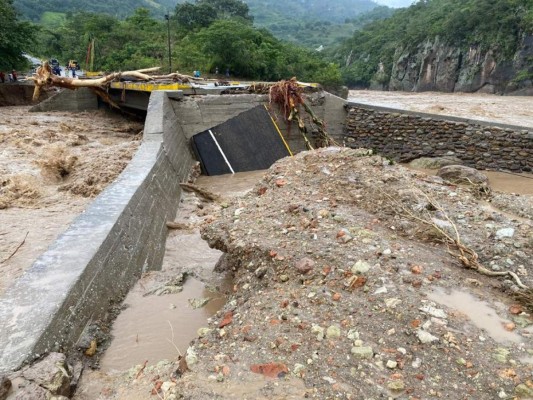 Impactantes imágenes del colapso del río Higuito que conecta Lempira y Copán (FOTOS)