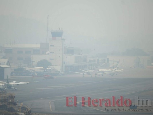 Densa capa de humo cubre la capital de Honduras y deja escasa visibilidad