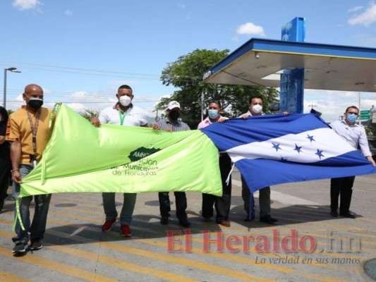 EN FOTOS: Alcaldes hondureños viajan a El Salvador por donación de vacunas anticovid