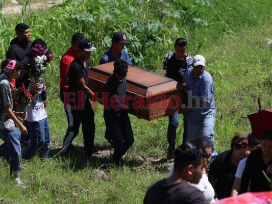 FOTOS: Doloroso último adiós a estudiante secuestrado y hallado muerto en la capital