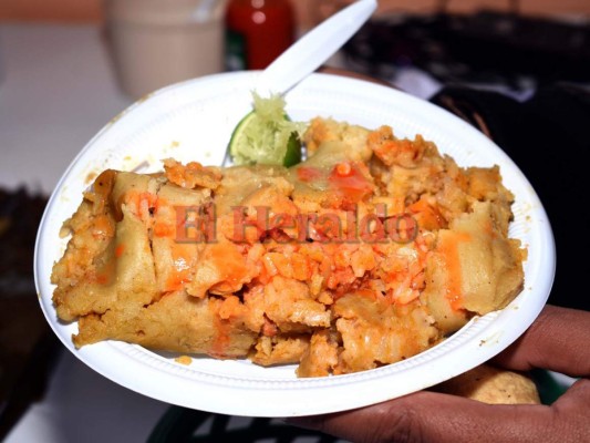 Tradición Navideña: Los tamales que abundan en los mercados de la capital