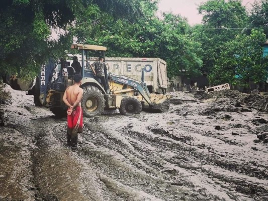 Escenas desesperantes: Continúan labores para rescatar zonas devastadas por tormentas Eta y Iota