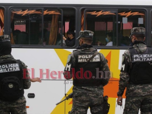 Entre restricciones y operativos, capitalinos viajan durante Semana Santa