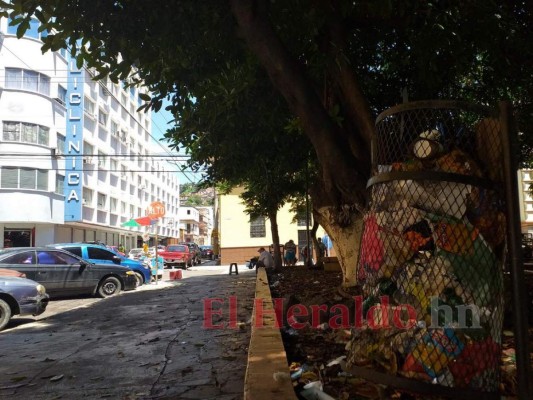 Abandonado y lleno de basura, así está el parque La Libertad de Comayagüela