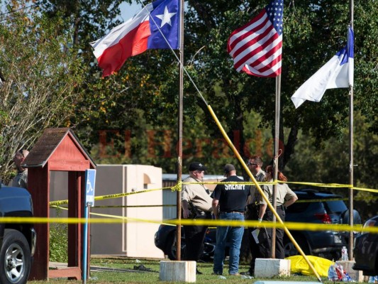 Fotos desde la iglesia en Sutherland Springs donde masacraron a 27 personas