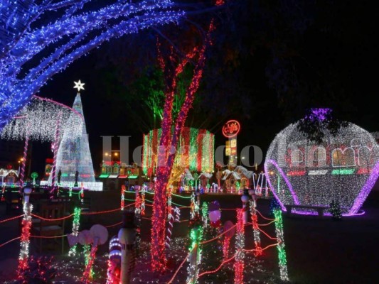 La Villa Navideña de la Alcaldía llega a adornar la capital de Honduras (FOTOS)