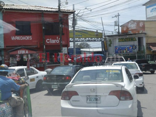 Mayoría de capitalinos acatan uso de mascarilla; otros se mantienen reacios a usarla (FOTOS)